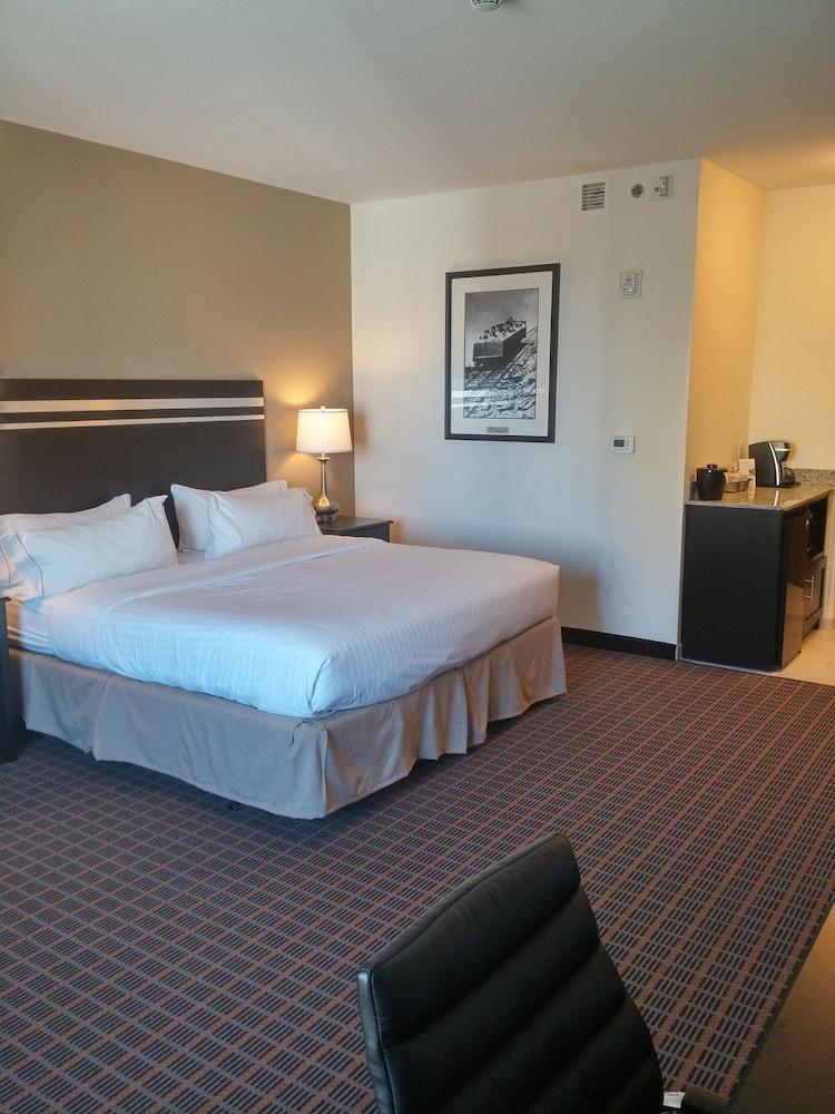 Holiday Inn Express & Suites Golden By Ihg Экстерьер фото