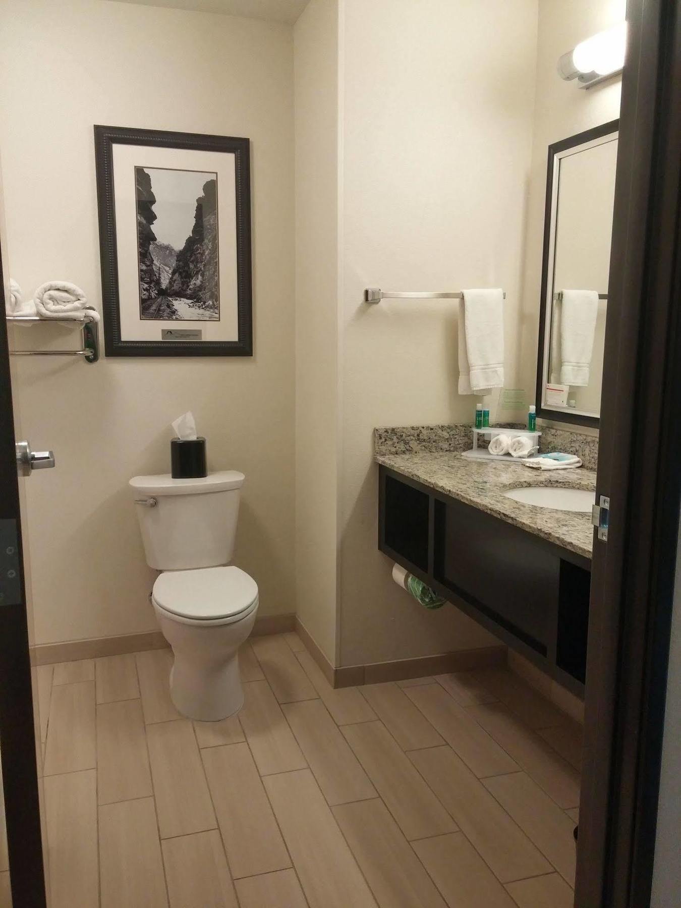 Holiday Inn Express & Suites Golden By Ihg Экстерьер фото